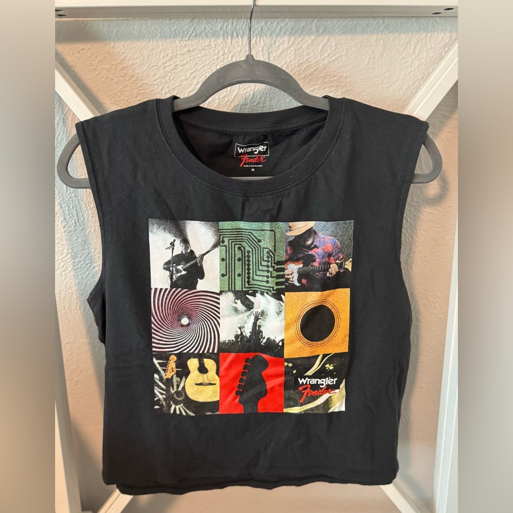 Wrangler Black Sleeveless Top with Graphic Design
